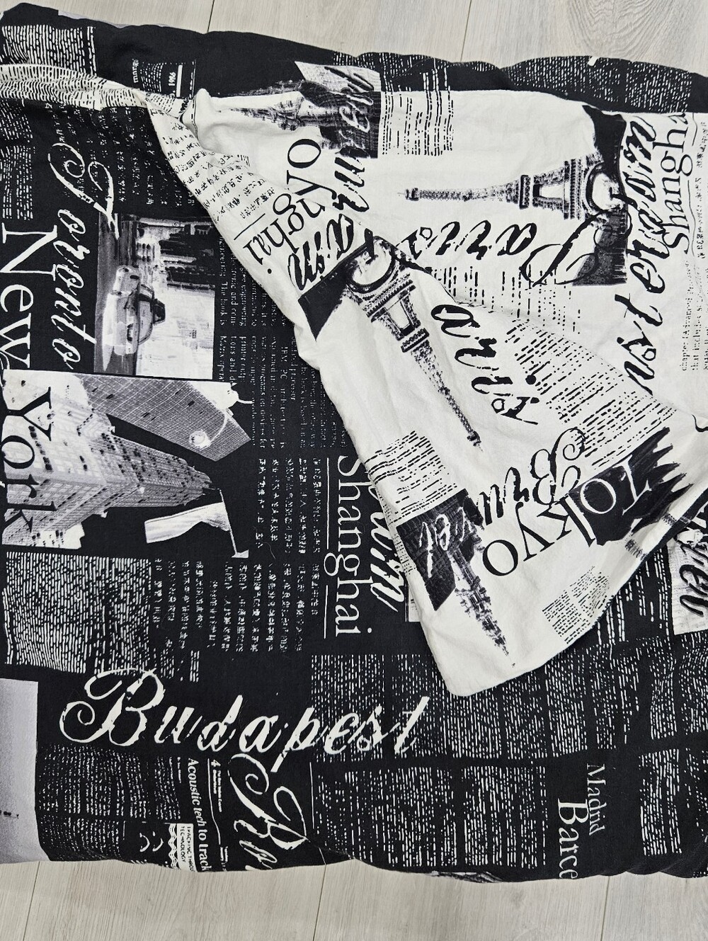 Alamode Bedlam Passport Paris London Black White TWIN Duvet Reversible Cotton